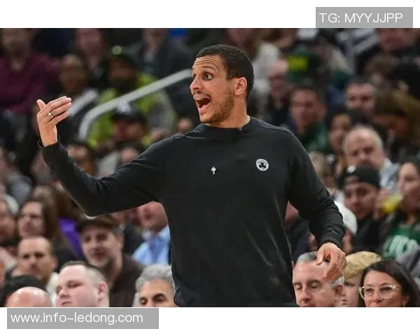 马祖拉强调安芬尼西蒙斯需提升攻防对抗强度以增强球队表现 马祖拉强调安芬尼西蒙斯需提升攻防对抗强度以增强球队表现