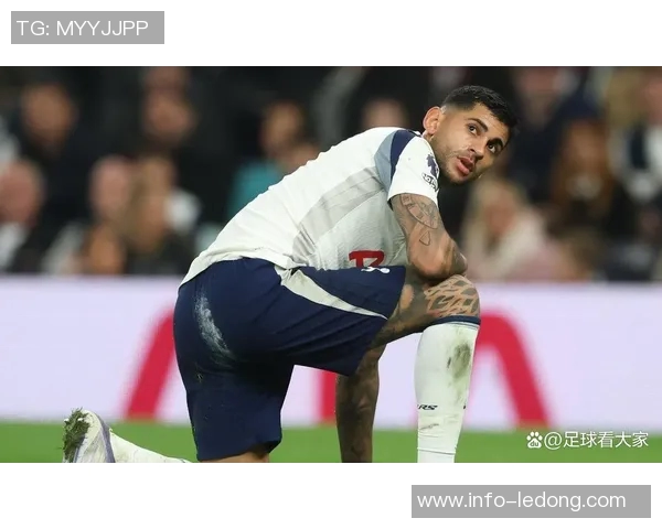 电讯报揭示热刺更衣室权力斗争罗梅罗特权引发弗兰克权威动摇 电讯报揭示热刺更衣室权力斗争罗梅罗特权引发弗兰克权威动摇